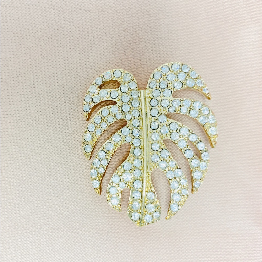 Brooches - Picture 4 of 4